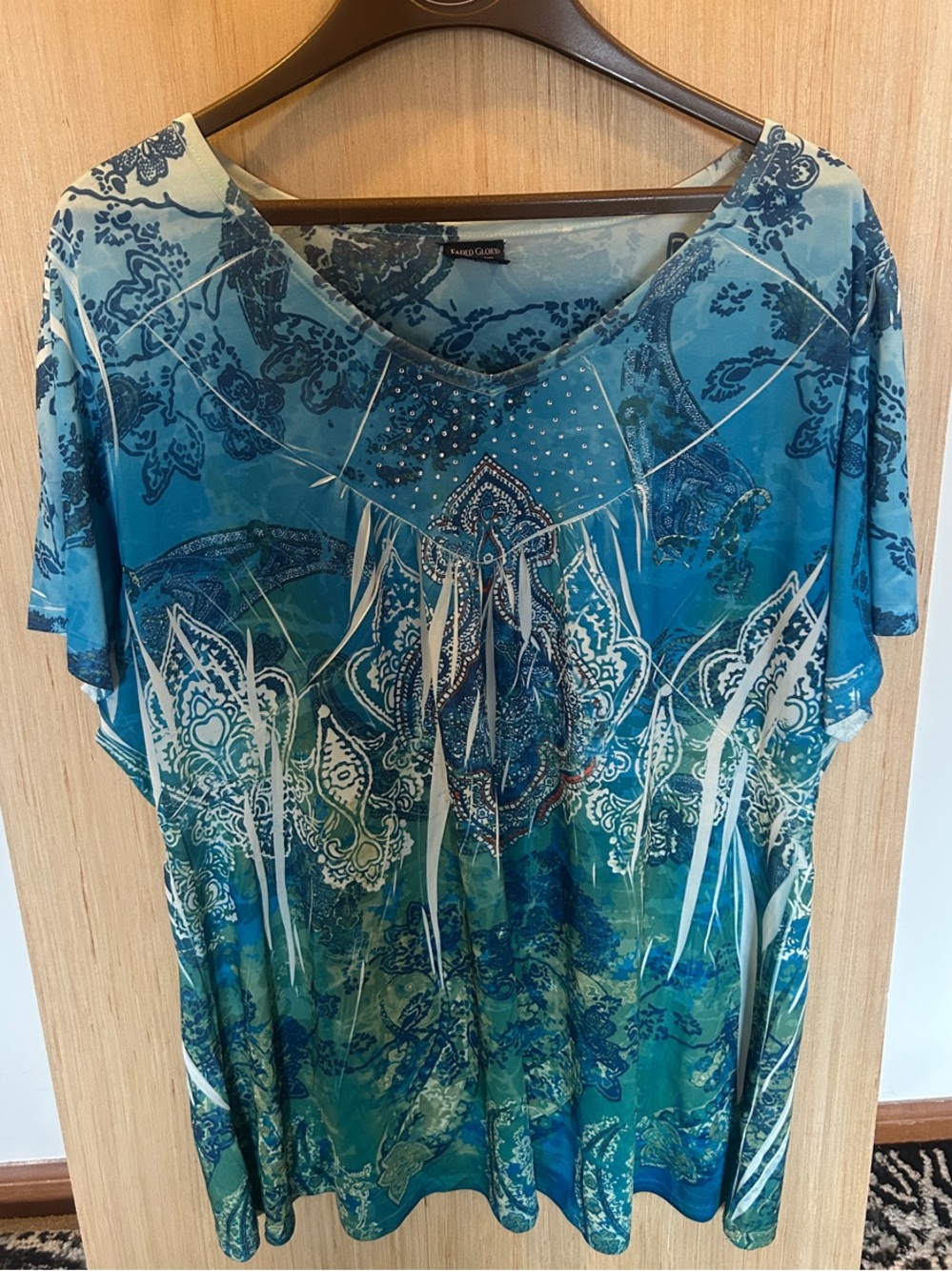 Faded Glory Blue Teal Printed V-Neck Short Sleeve Top
